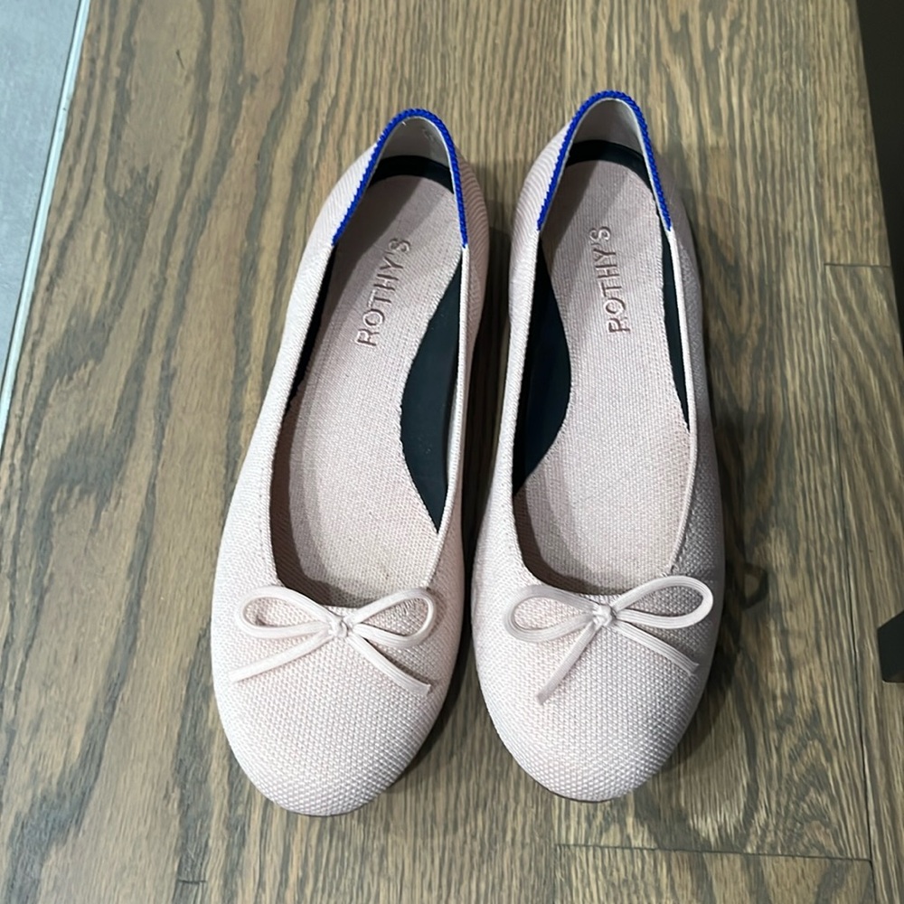 Link pink Roth’s ballet flats